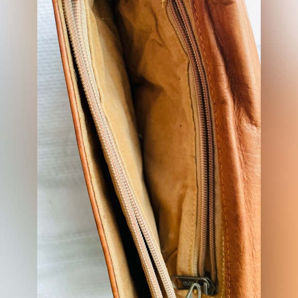 Vintage Dooney & Bourke KNOCK OFF - Picture 5 of 6